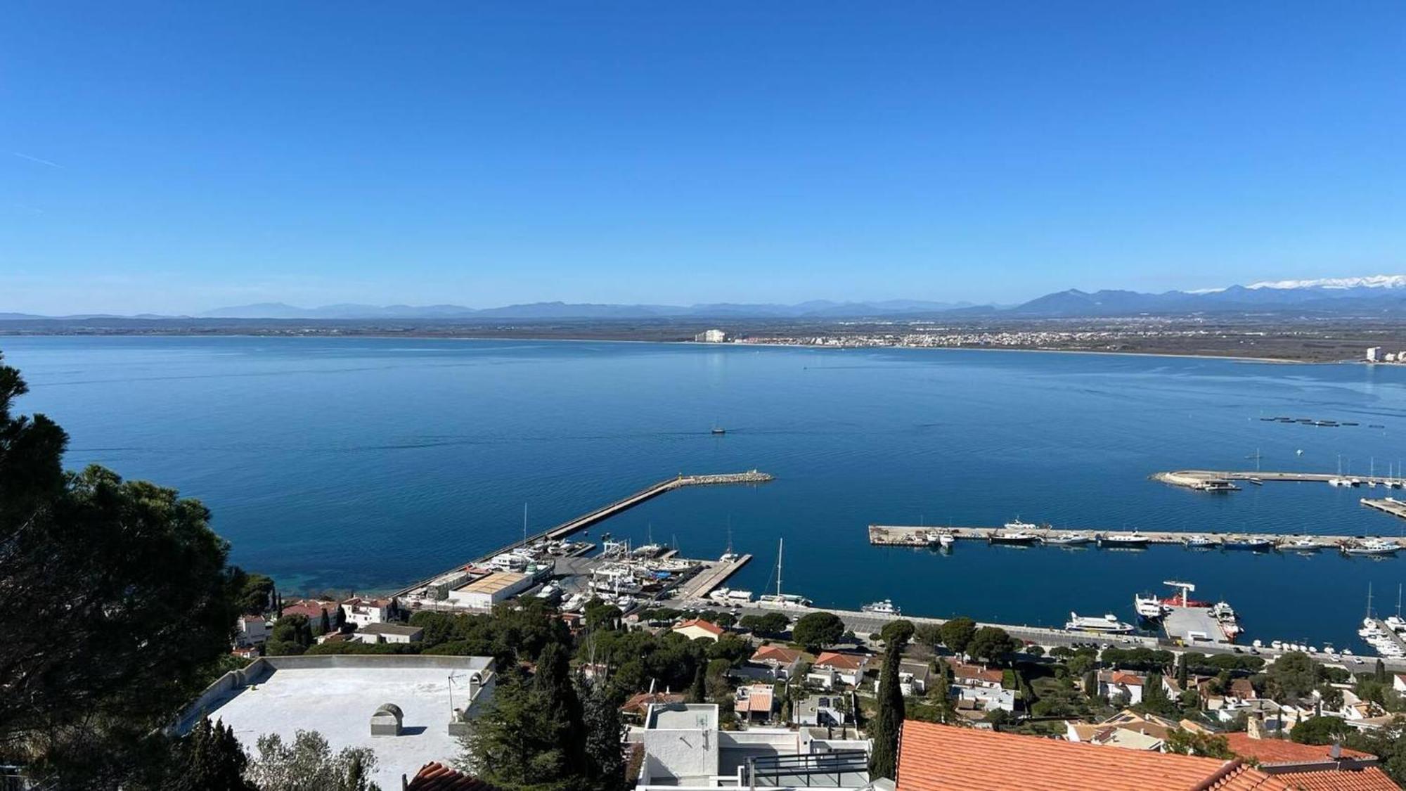 Apartamento Precioso piso con vistas espectaculares del mar Rosas Exterior foto